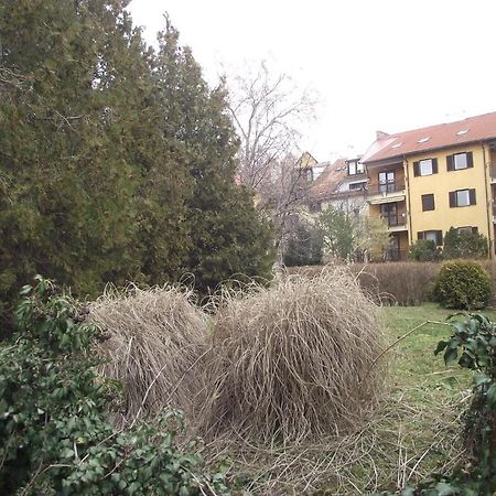 Centrum Apartman ペーチ エクステリア 写真